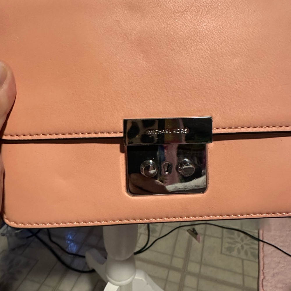 Michael Kors easy to wear purse